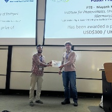 Mayank Kedia receives award for the best poster