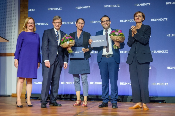 Preisübergabe des Helmholtz High Impact Awards